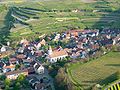 Achkarren, mit Resten der Burg Höhingen