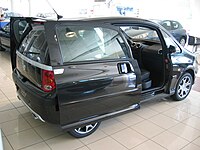 Peugeot 1007 с открытыми дверями