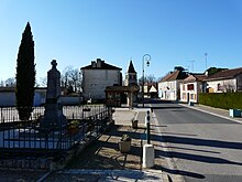 Saint-Vincent-Jalmoutiers village.JPG