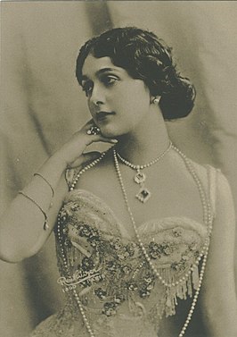 Lina Cavalieri, door Léopold Reutlinger