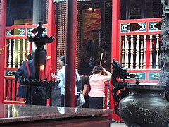 October 2005, temple in Taipei.jpg