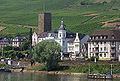 Rüdesheim mit Turm der Boosenburg