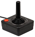 Dazu gab es dieses fantastische neuartige Computer-Spiel-Gerät: den Joystick. Damit machte das Spielen erst richtig Spaß!