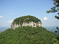 Pilot Mountain, 738 m., Sauratown Mountains, Carolina del Nord, Estats Units