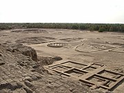 Blick von der westlichen Deffufa auf die Ruinen der antiken Stadt