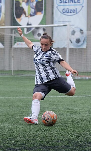 File:Aysun Muradova.jpg