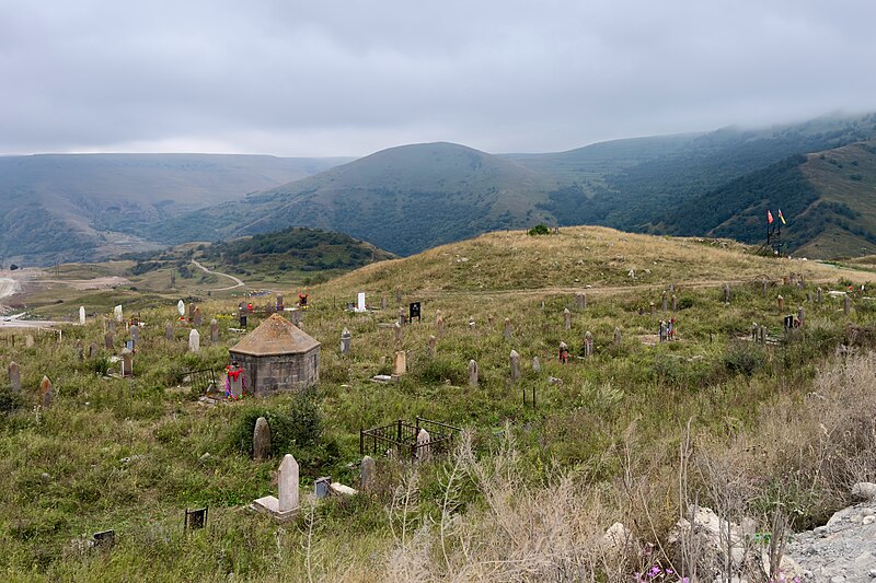 File:Graveyard in Minkənd, Azerbaijan.jpg