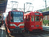 新岐阜行き電車が、徹明町行き電車に連絡（2005年3月）