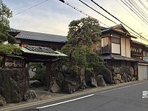 当風呂屋に隣接する旧船岡楼の建物（2018年4月）