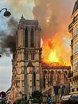 Die katedraal Notre-Dame de Paris in ligte laaie, 15 April 2019.