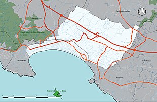 Carte en couleurs localisant les zones naturelles de type 1 par des aplats de couleur.