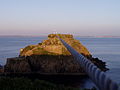 Câble de la tyrolienne reliant le Fort de Bertheaume au continent.