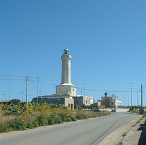 Cozzo Spadaro, il faro e la stazione meteorologica