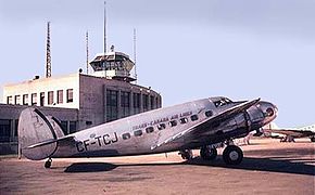 Un Lockheed 14 con la livrea 1937.