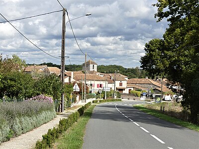 Ortsansicht von der D 708 in Richtung Mareuil