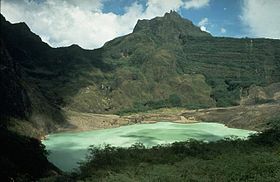 Le Kelud et son lac de cratère