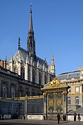 Paris Sainte Chapelle East View 02