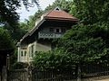 Villa mit Einfriedung