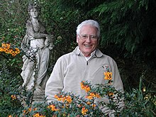 James Lovelock, hejme, en la graflando Kornvalo, en Britio