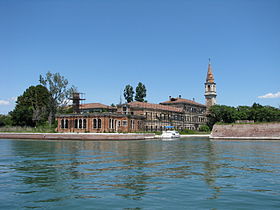 Ottagono Poveglia premier plan droit.