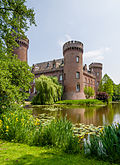 Schloss Moyland mit Wassergraben