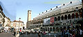 Piazza con Palazzo della Ragione