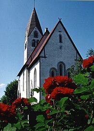 Ekeby kyrka från öster