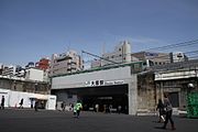 駅ビル建設前の南口（2010年4月）