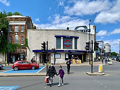 Het westelijke toegangsgebouw op 5 juli 2020