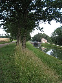 Kanal ug pag-lock sa Villeneuve