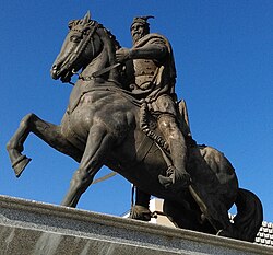 Skanderbeg's statue in the square