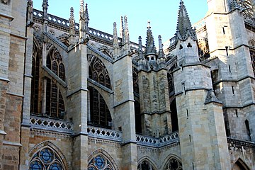 Catedral ,Detalle de la fachada derecha