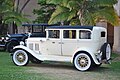 4ドアの1929年製Durant limousine。横から見ると「観音開き」になっており、助手席は左に、後部座席は右に開く。