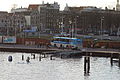 Amfibische bus in Amsterdam nabij het Scheepvaartmuseum