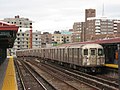 Un train R62 sur la ligne 4, en 2007