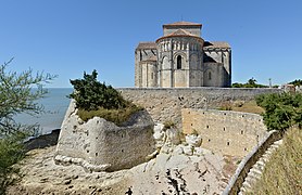 Talmont 17 Église remparts