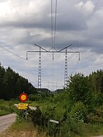 Harsprångsledningen den första för 400 kV i Sverige, drifttagen 1951-52. Sträckan Harsprångets kraftverk till Hallsberg.