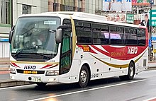 長野善光寺行きとなる京王バス（プライムK仕様車）