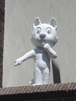 Rotterdam, Noordereiland, Thorbeckestraat. Kunstwerk "Tom Poes" van Tamyra & Saskia Meesters