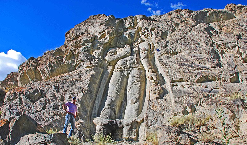 File:Rock carving karpokhar suru valley.jpg