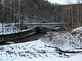 Eisenbahnbrücke über Schwarzwasser und Düker des Wasserkraftwerks Hakenkrümme (mitsamt Widerlagern und angrenzenden Befestigungs- oder Uferstützmauern)