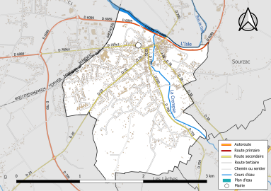 Carte en couleur présentant le réseau hydrographique de la commune