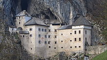 El Castillo de Predjama.JPG