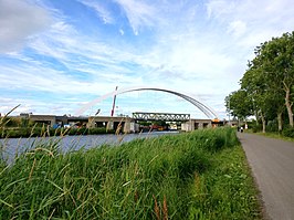 Bert Swartbrug bij Zuidhorn over het Van Starkenborghkanaal