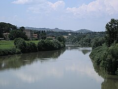 Cours fluvial de l'Arno, l'un des principaux axes de communication de l'Étrurie d'origine.