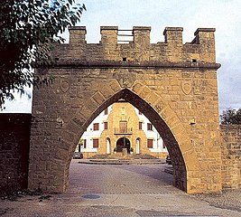 Arc to the Plaza de los Fueros