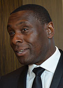 David Harewood dans le rôle de David Estes.