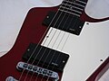 EMG 81 ja 85 -humbuckermikrofonit Gibson Explorer -kitarassa. Tätä yhdistelmää kutsutaan Zakk Wylde -setiksi, jota hän käyttää nimikkokitaroissaan.