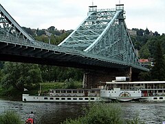 Unter dem Blauen Wunder in Dresden-Loschwitz