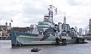 イギリス海軍軽巡洋艦「ベルファスト」現在は展示艦として帝国戦争博物館が所有している（2004年）